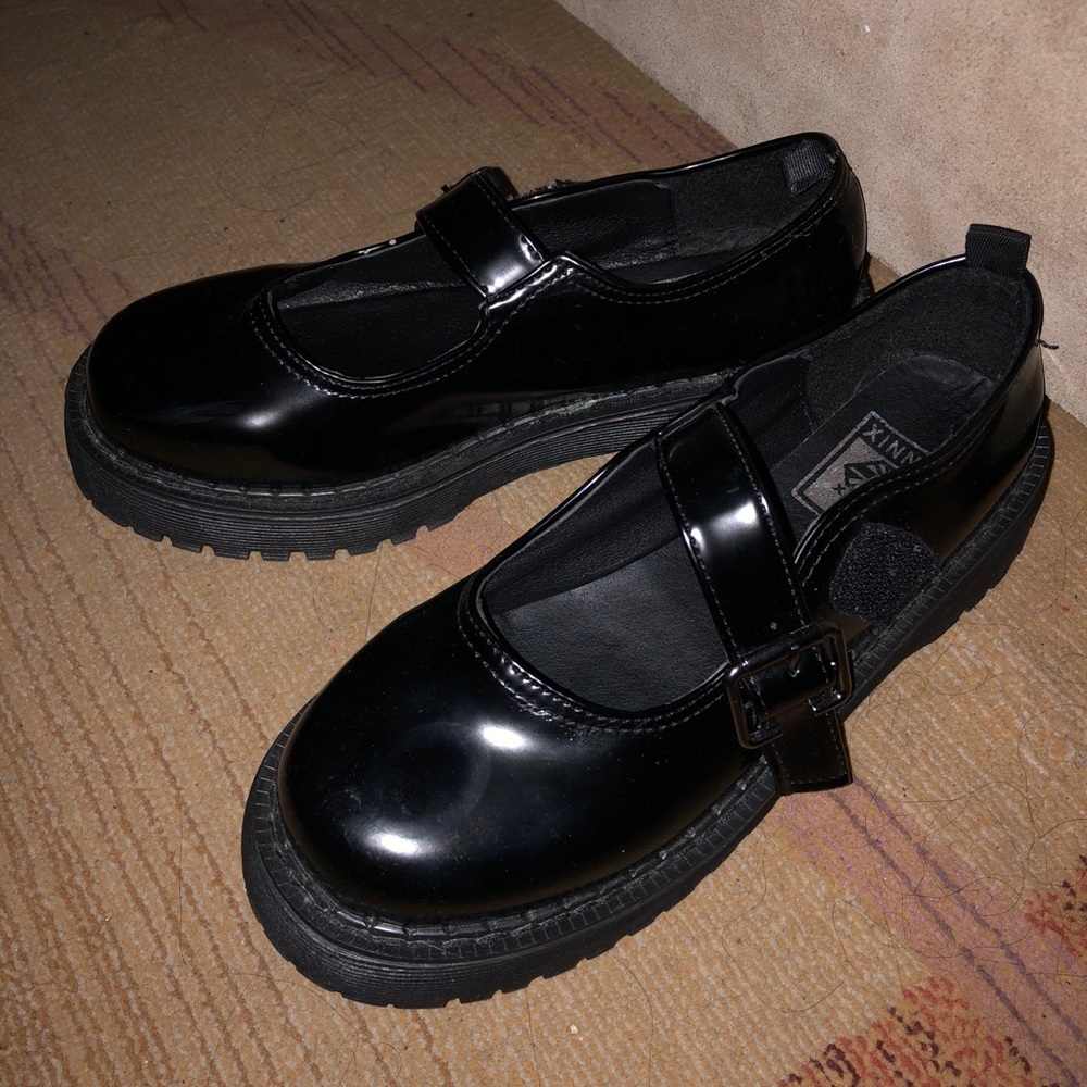 black platform mary jane shoes